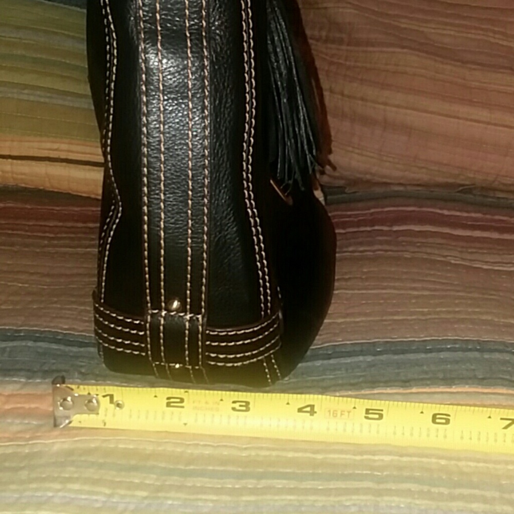 Aigner Handbag - Picture 4 of 8
